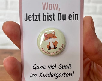 Kindergartenkind Button "Fuchs" OHNE Nadel mit süßem Kärtchen für Kita Kinder - Geschenk für den perfekten Kindergartenstart oder die Krippe