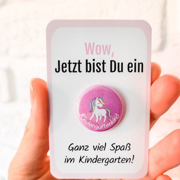 Kindergartenkind Button "Einhorn" OHNE Nadel mit süßem Kärtchen für stolze Kita Kinder - Geschenk für den perfekten Kindergartenstart