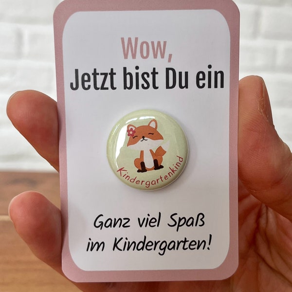 Kindergartenkind Button "Fuchs" OHNE Nadel mit süßem Kärtchen für Kita Kinder - Geschenk für den perfekten Kindergartenstart oder die Krippe