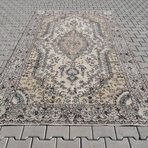 5x9 Vintage Oushak Rug: Handmade Anatolian Wool Salon Rug