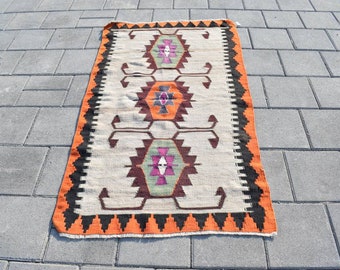 Handgefertigter 100x150er Kelim Teppich aus der Türkei: Wolle & Baumwolle