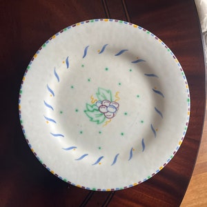 Assiette à glaçure neige couronne ducale 9 po.