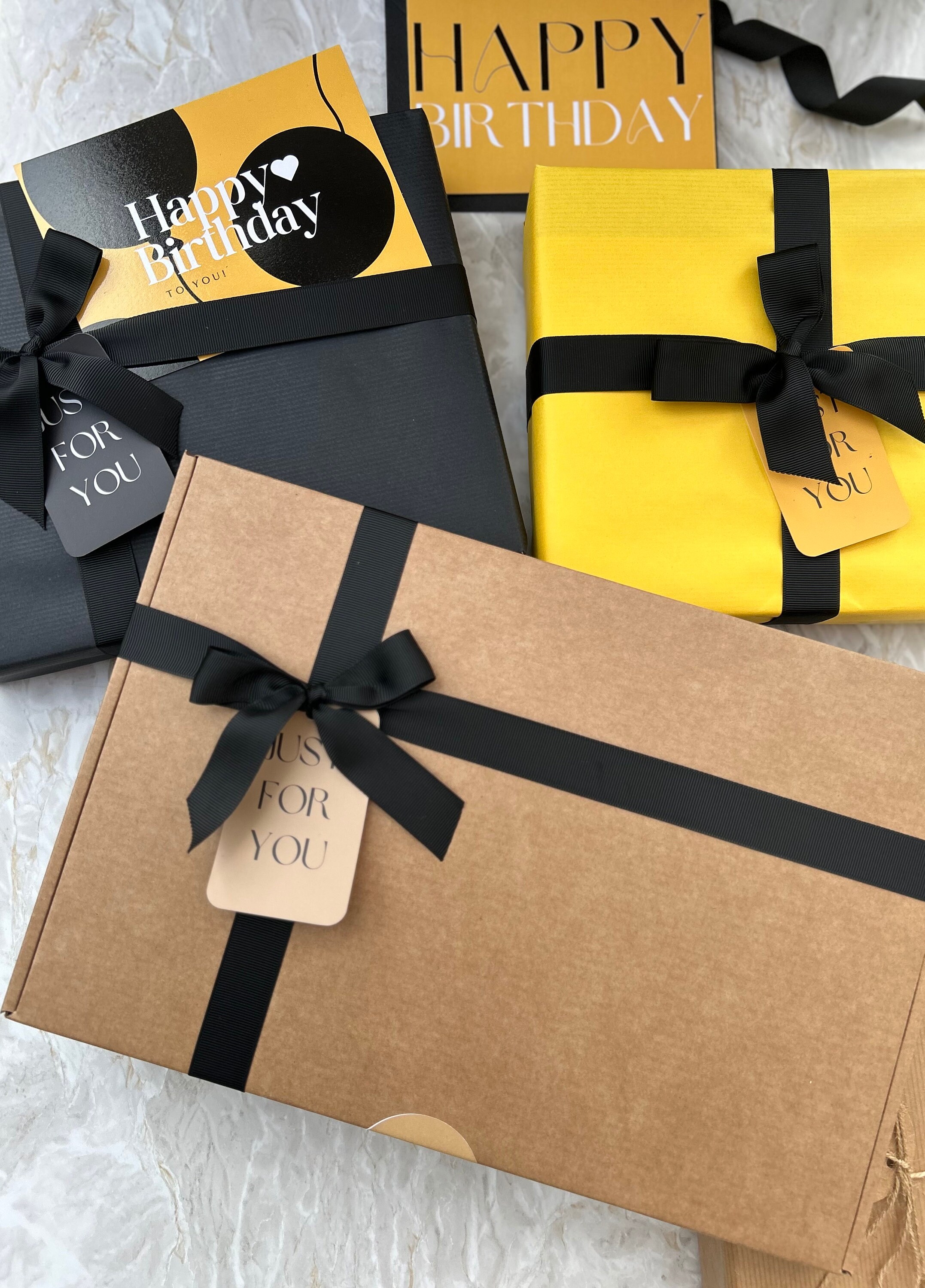 Lindt Lindor Chocolate Hamper for Birthday, Christmas, Get Well Soon ...
