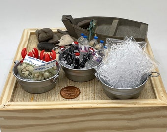 Miniature beach buckets~Mini iced seafood~Mini iced drinks~Mini bags of ice~Mini bucket