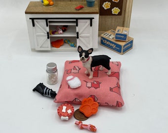 Cama para perros en miniatura ~ Colección para perros en miniatura Muddy Paws ~ Juguetes para perros en miniatura ~ Cuenco para perros en miniatura ~ Pantuflas en miniatura ~ Juguete masticable en forma de zapato en miniatura ~ Golosinas para perros en miniatura