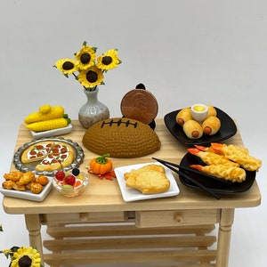 Miniature football food~Mini party wings~Mini fruit salad~Mini tempura~Mini taiyaki~Mini pigs in a blanket~Mini pizza~Mini corn on the Cobb