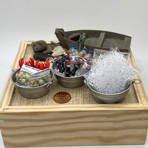 Miniature beach buckets~Mini iced seafood~Mini iced drinks~Mini bags of ice~Mini bucket