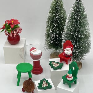 Miniatur Weihnachtstisch und Sachen