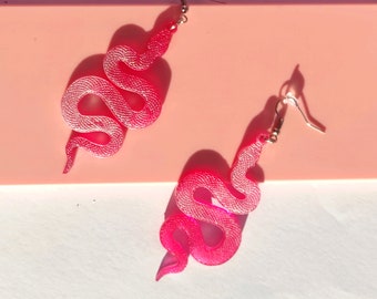 Snake earrings, pendientes serpiente pendientes perlados de resina