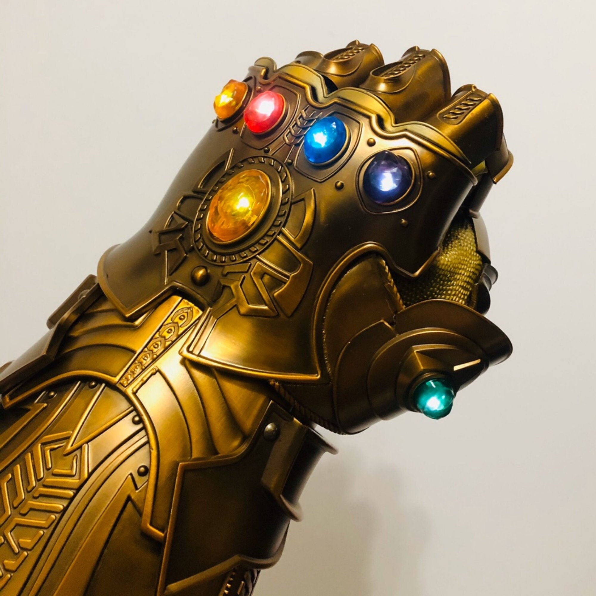 Metal Infinity Gauntlet,1/1 Scale movie Prop Replica,MCU Thanos cosplay,Infinite Stone with Magnetic LED,Wearable, finger movable
