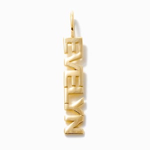 Colgante personalizado con nombre en oro macizo: Colgante personalizado en oro de 14 quilates.