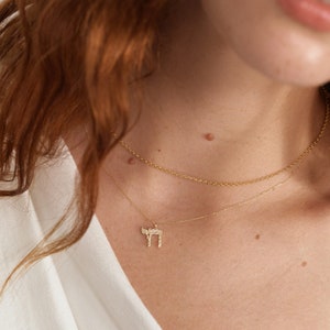 Collar Chai hebreo con diamantes en oro de 14 quilates / Colgante Chai hebreo para mujer / Collar con símbolo Chai de oro real / Regalo especial para mujer