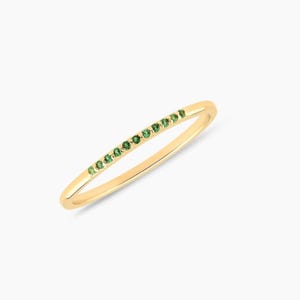 Zierlicher Stapelring mit echtem 585er Gold und zartem Geburtsstein für Frauen