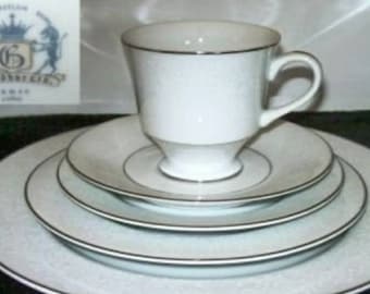 Vintage Gildhar Cameo 5 pc Dinner Set