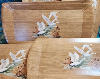 8 bandejas Haskelite Coronet para servir en buffet, estilo retro MCM, con diseño de gansos nivales y pájaros de madera de 40,6 cm (16").