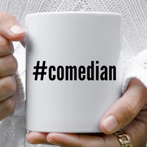 Caneca de comediante, presente de comediante, caneca de café engraçada, presentes engraçados de comediante, canecas de comediante, caneca de hashtag, presente para comediante, caneca de presente para amante de comédia