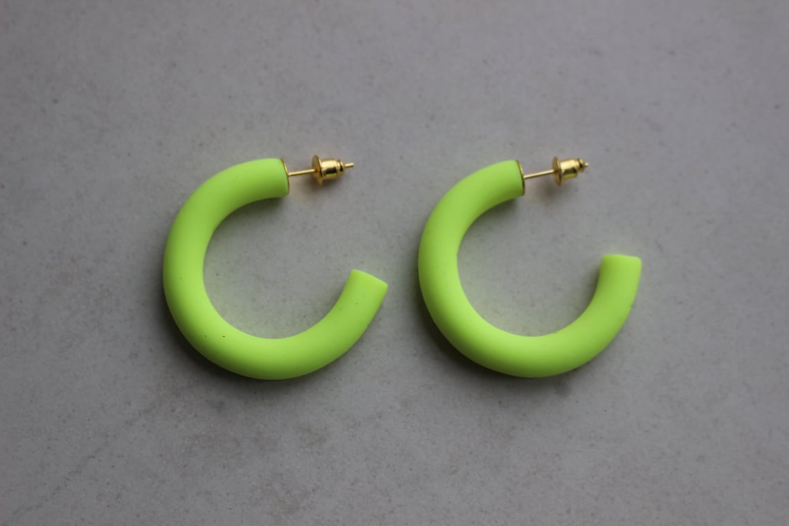 neon yellow hoops