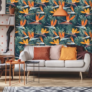 Tropische Tapete, Strelitzia-Blüten, Monstera und Palmblätter | Abziehen und aufkleben | Selbstklebend | Repositionierbare, abnehmbare Tapete