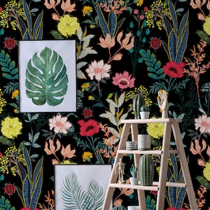 Murale scuro con fiori colorati e insetti | Stacca e attacca | Autoadesivo | Carta da parati riposizionabile e rimovibile
