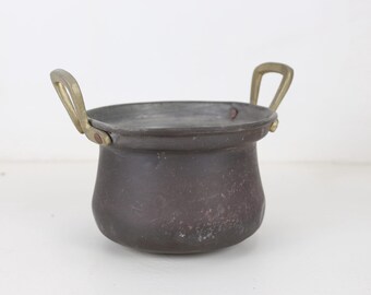 Vintage Copper Pot with Brass Handles: Rustic Farmhouse Decor