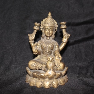 Brass Lakshmi Statue: Small Maa Murti for Home Temple