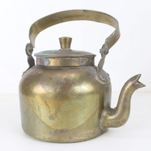 Vintage Brass Tea Kettle: Handcrafted Indian Farmhouse Decor