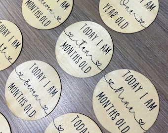 Monthly Milestone wooden disc/plaques 1-12 Hello World my name is |photo prop |baby shower gift |milestones |wooden keepsakes |baby reveal