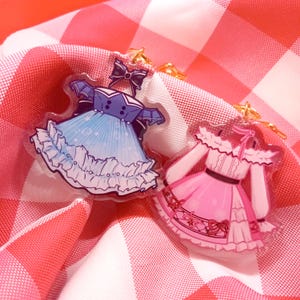 Nikki Outfit keychain