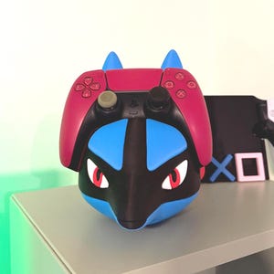 Lucario Controller Holder Stand – 3D Printed Gaming Display for Nintendo & Xbox PS5 | Pokémon Gift for Gamers | Desk Anime Decor