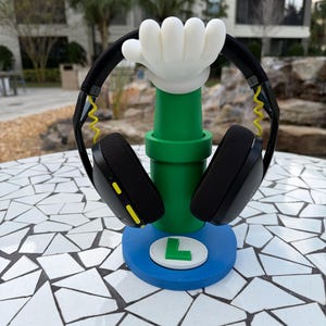 Mario or Luigi Headphone Stand – Super Mario Headset Holder 3D Printed | Gamer Desk Accessory, Switch Gaming Room Decor, Gift for Gamers 画像 3