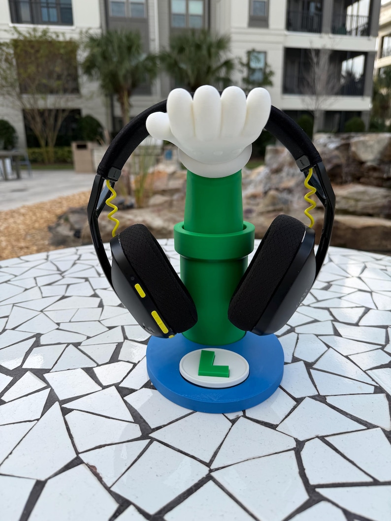 Mario or Luigi Headphone Stand – Super Mario Headset Holder 3D Printed | Gamer Desk Accessory, Switch Gaming Room Decor, Gift for Gamers 画像 3