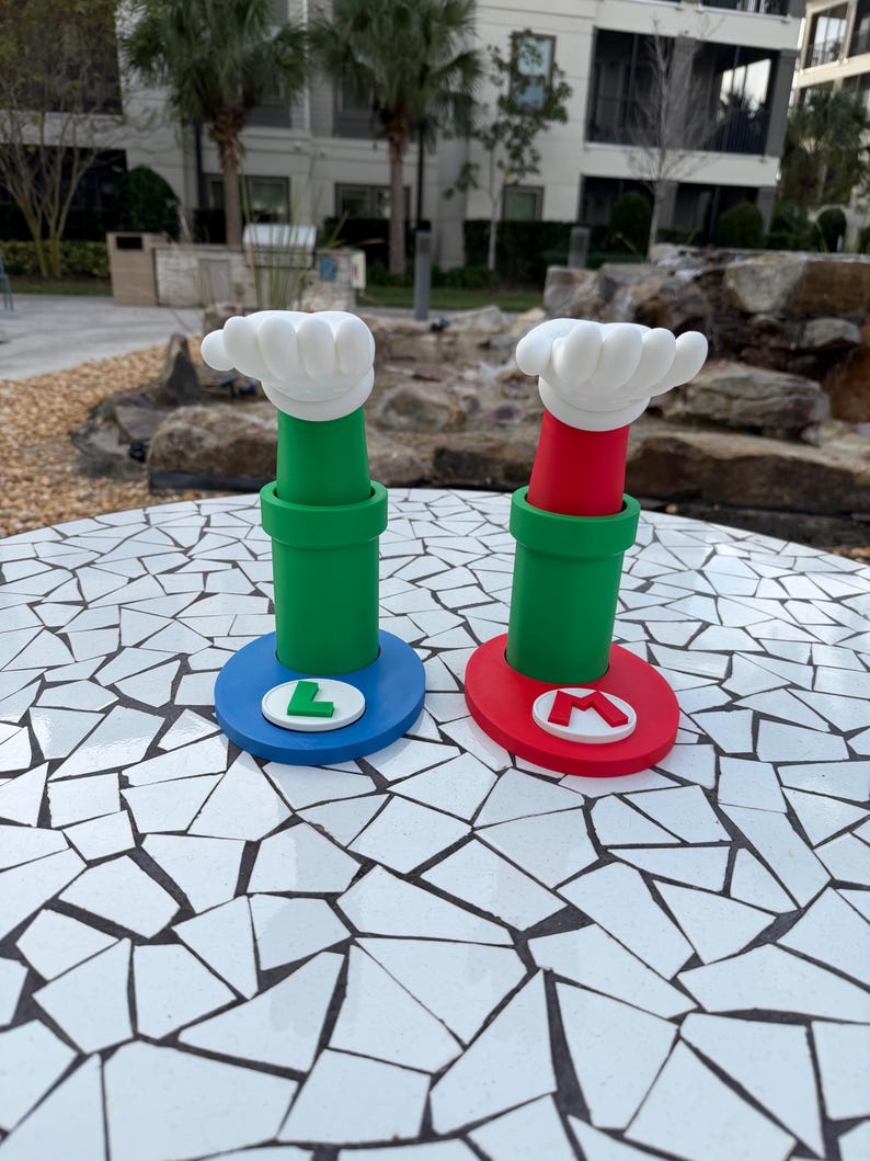 Mario or Luigi Headphone Stand – Super Mario Headset Holder 3D Printed | Gamer Desk Accessory, Switch Gaming Room Decor, Gift for Gamers 画像 2