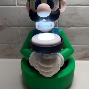 Luigi’s Mansion Light Holder lamp – Luigi Night Light 3D Printed | Mario Bedroom Decor, Gamer Room Lamp, Gift for Nintendo Fans image 5