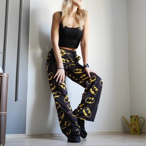 Pantalon de survêtement Batman an 2000, vêtements kawaii, bas de dessin animé, vêtements harajuku, vêtements alternatifs, cadeau de Noël image 5