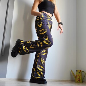 Pantalon de survêtement Batman an 2000, vêtements kawaii, bas de dessin animé, vêtements harajuku, vêtements alternatifs, cadeau de Noël image 8