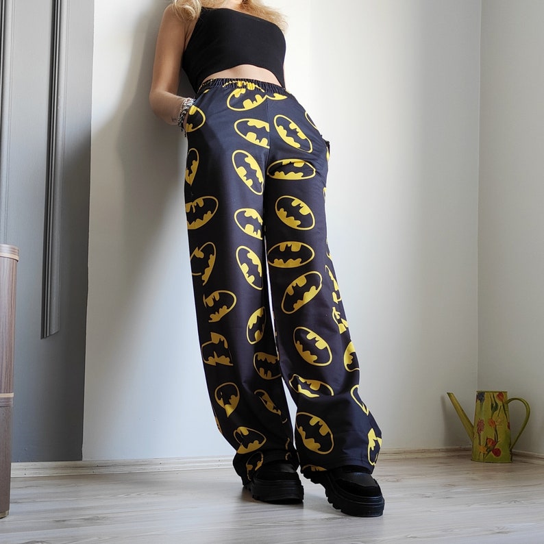 Pantalon de survêtement Batman an 2000, vêtements kawaii, bas de dessin animé, vêtements harajuku, vêtements alternatifs, cadeau de Noël image 6