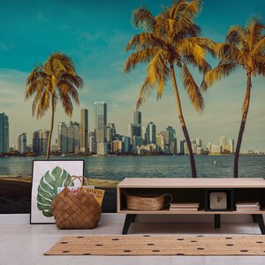 Carta da parati Skyline Miami con palme, Florida, decorazione murale [stacca e incolla (autoadesiva) o carta vinilica non incollata]