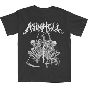Könnte beinhalten: Schwarzes T-Shirt mit einer weißen Grafik von zwei Skeletten, die Sensen halten. Der Text "ASINHELL" befindet sich über den Skeletten in einer weißen, stilisierten Schrift.