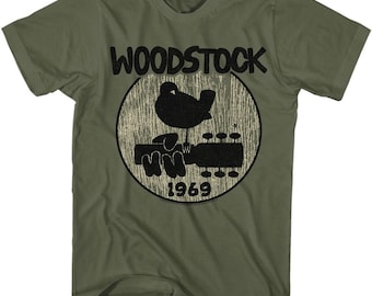 Camiseta verde militar con el logo grande de Woodstock