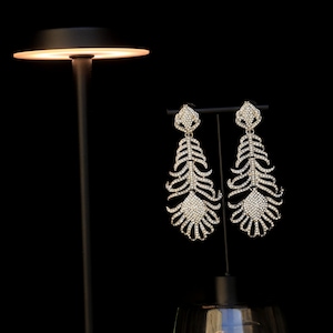 Clip-on oorbellen zonder gaatjes Lange bungel Clip-on Zilveren Art Deco Veer Pave Strass Bruiloft Vintage Stijl Jaren 20
