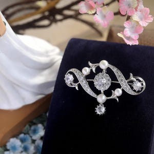 jolie broche en argent fin XIX° début 1900