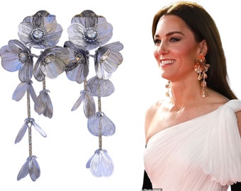 Boucles d'oreilles CLIP ON NON Percées Pendante Argenté Gros Chandelier Long Floral Métallique Fin Dentelle Vintage Style Princess Kate