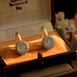 Atemberaubende Belle-Epoque-Art-Deco-Schlafohrringe mit runden Scheiben, besetzt mit weißem CZ, Vintage-Stil der 1920er Jahre, leicht, schlicht, Hochzeit