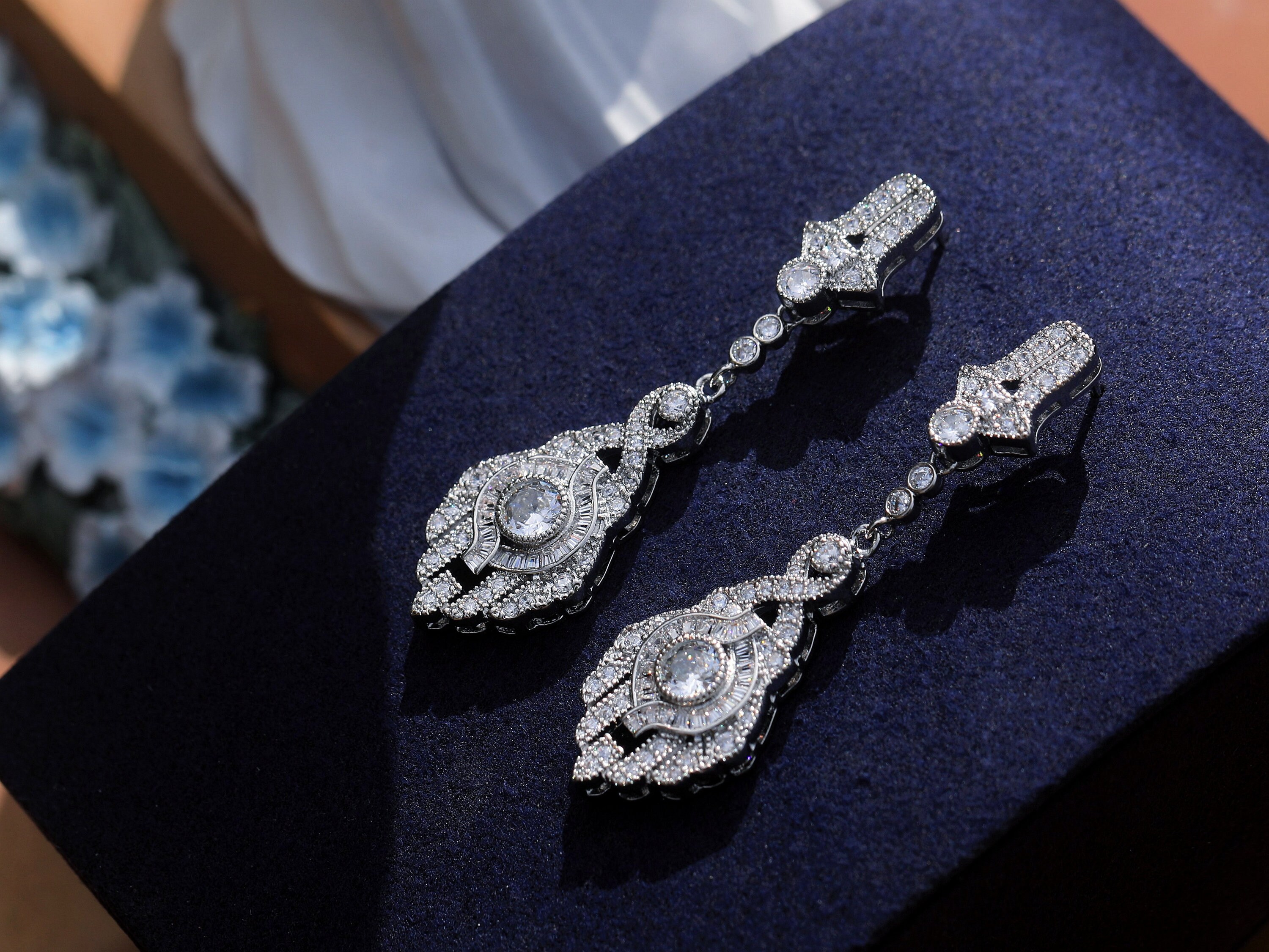 Boucles D'oreilles Clous Art Déco Taï-chi Avec CZ Blanc - Style Great Gatsby Pour Mariage - SB1