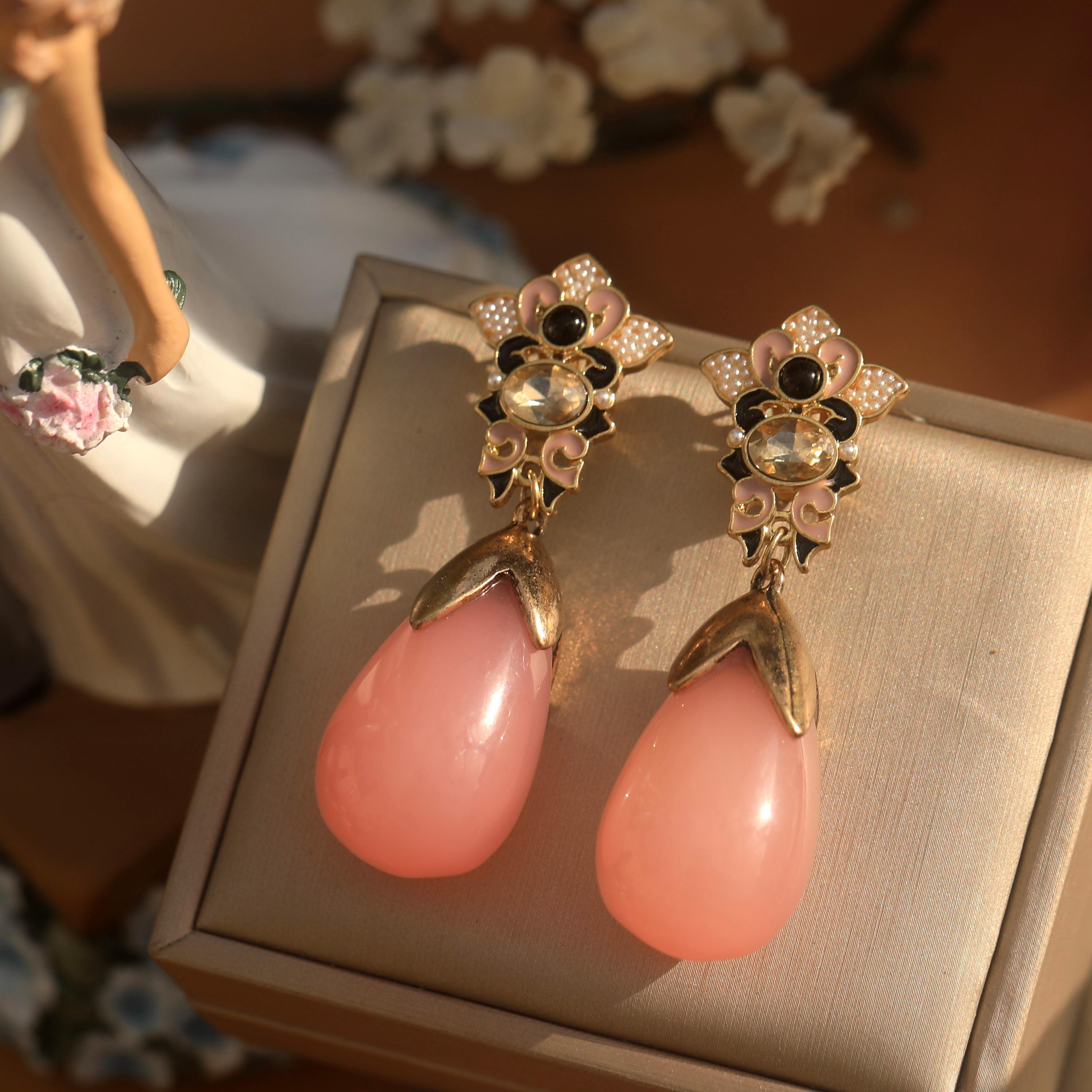 Boucles D'oreilles Clip Art Nouveau - Grande Fleur émaillée Rose - Création Unique - Neuf Sans Emballage