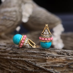 Superb Art Deco Sleeper Earrings Antique Gold Set with Syn. Turquoise CZ 12mm Mini Pink Pearl Vintage Style Gold Plated