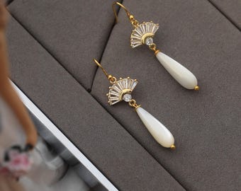Clip-on haak oorbellen zonder gaatjes Art Deco gouden waaierset met zirkonia baguette druppel parelmoer vintage bruiloft stijl jaren 20