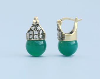 Stunning Art Deco Earrings Silver Gold Sleeper Lever Back Green Agate Bead Simple Elegant 12mm Wedding Vintage Style