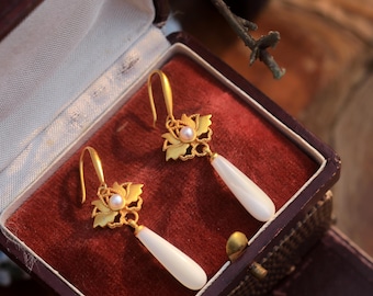 Art Deco gouden oorbellen met waaierhaak en hanger, gezet met zirkonia en natuurlijke parelmoer, vintage bruiloft, jaren 20 stijl