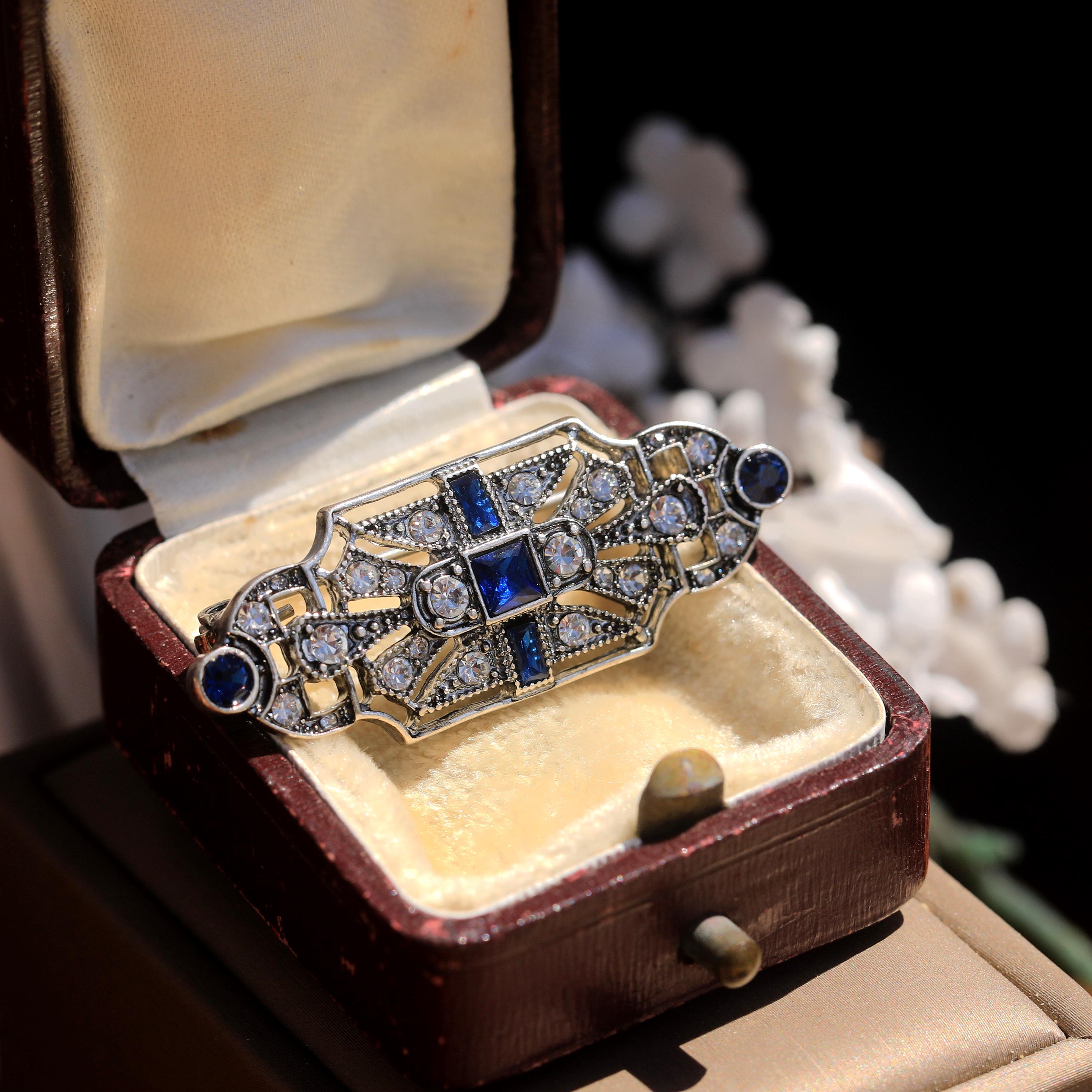 * vintage brooch ୨୧ *✵ ヴィンテージ ブローチ (b) Pansy Adornment - Vintage Marcel Boucher Gold Plated Crystal